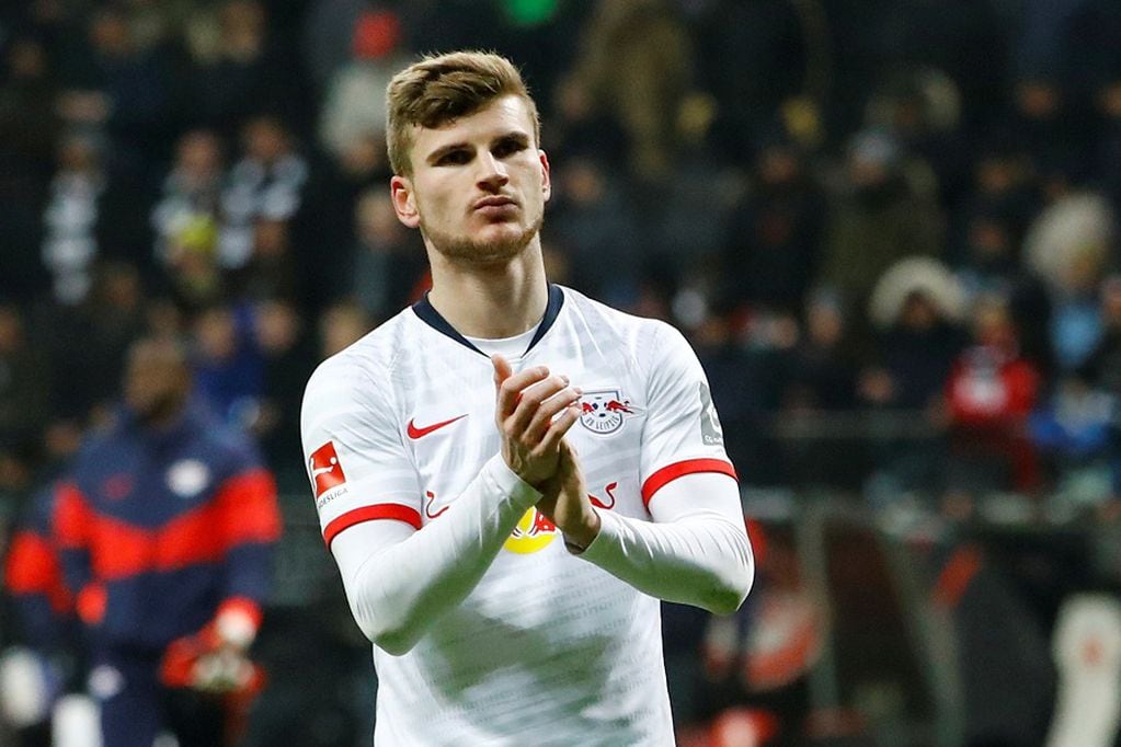 FILE PHOTO: Soccer Football - Bundesliga - Eintracht Frankfurt v RB Leipzig - Commerzbank-Arena, Frankfurt, Germany - January 25, 2020  RB Leipzig's Timo Werner applauds fans after the match           REUTERS/Ralph Orlowski  DFL regulations prohibit any use of photographs as image sequences and/or quasi-video/File Photo