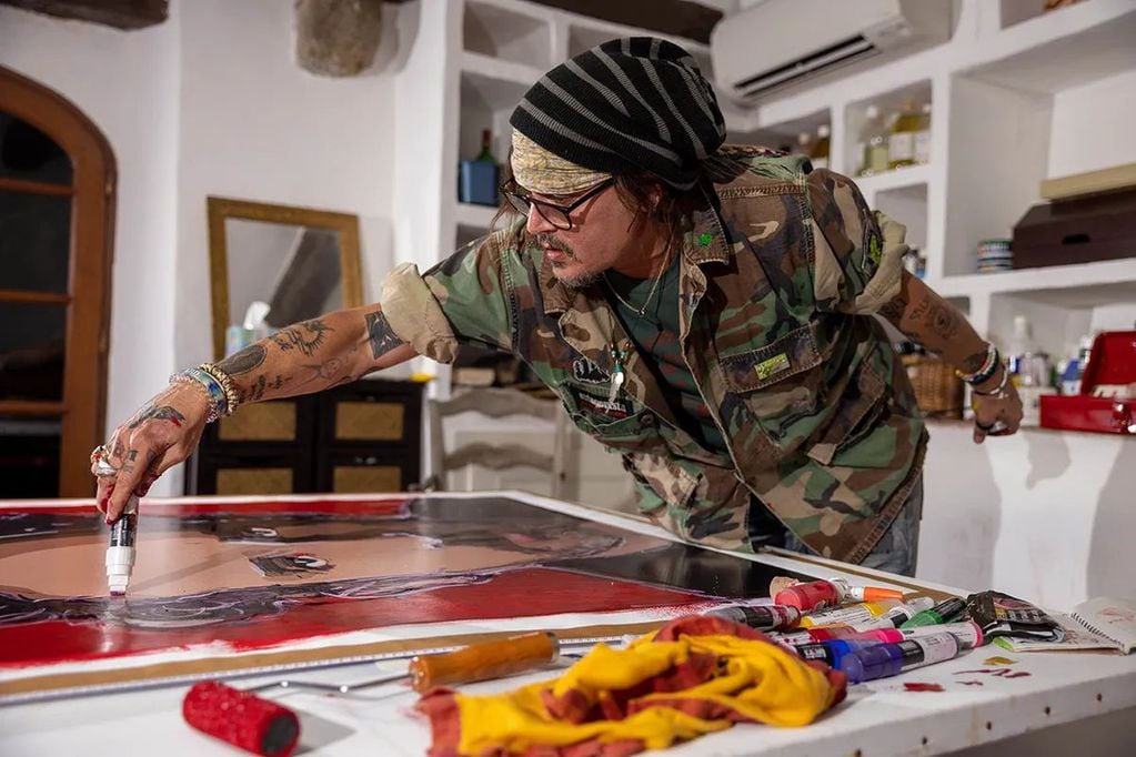 Johnny Depp pintando