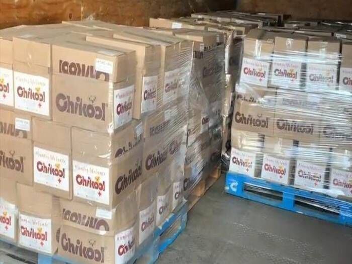 No olvida sus orígenes: Arturo Vidal aportó con cajas solidarias a vecinos de San Joaquín