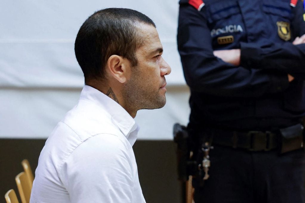“Llegó borracho”: la criticada estrategia de la defensa de Dani Alves en el juicio por agresión sexual