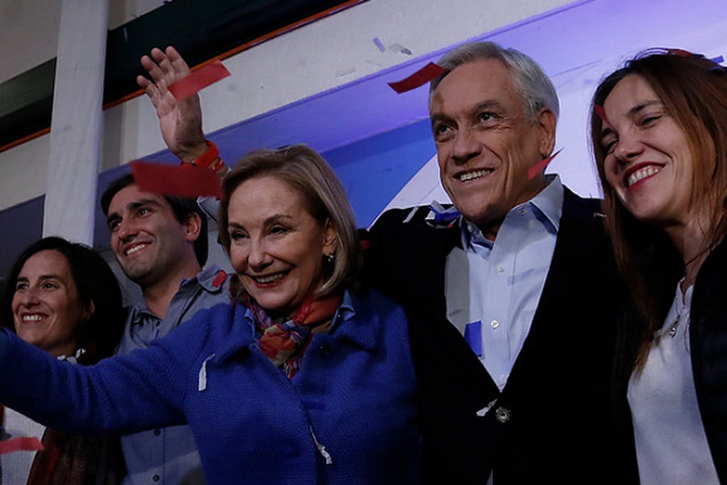 Foto: Sebastián Piñera junto a su familia.