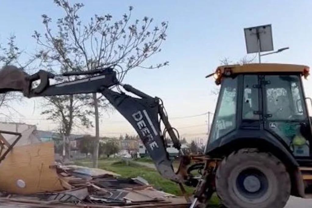 Se concretó la demolición de mausoleo narco en Buin dedicado a integrante de la peligrosa banda criminal “Los 55″