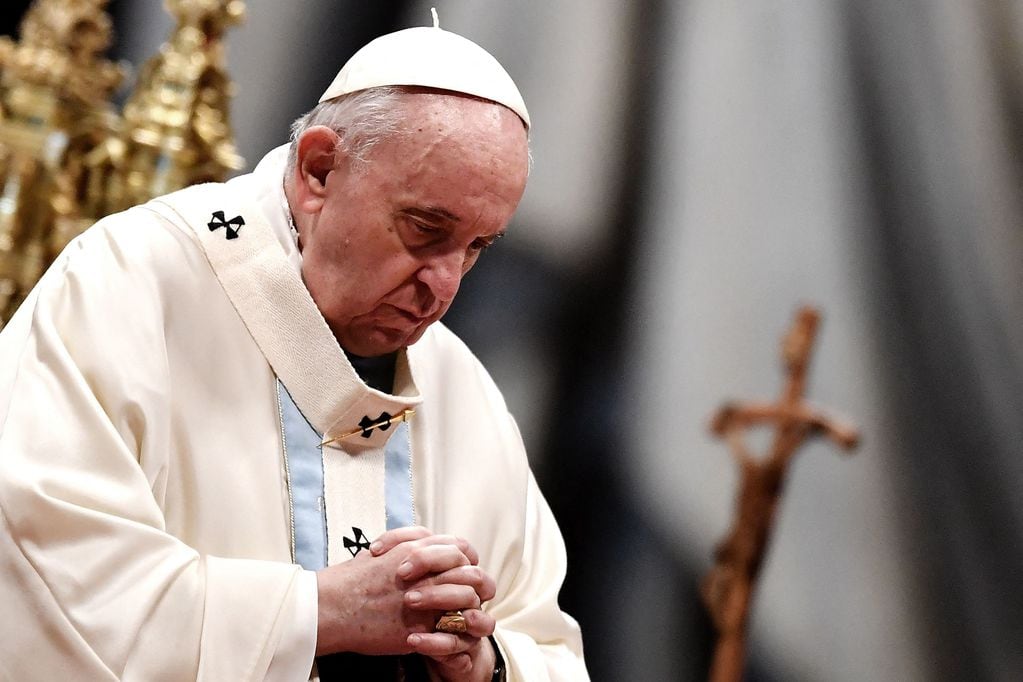 Revelan primeras fotografías de Papa Francisco tras su operación