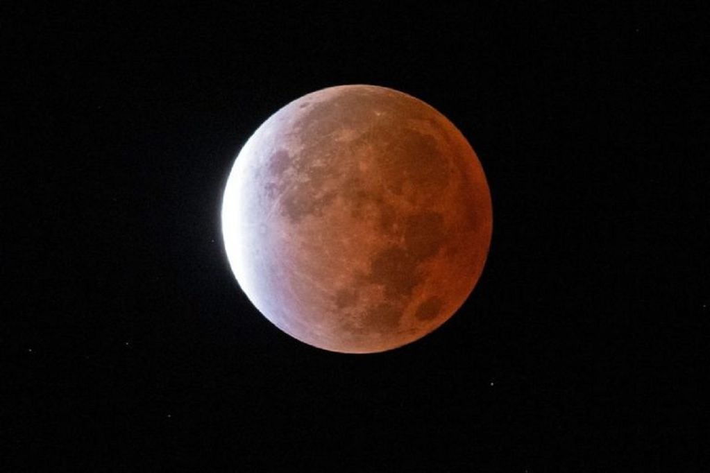Revisa si es que se podrá ver el eclipse lunar penumbral del 25 marzo en Chile. Foto referencial NASA
