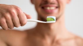 El error común que de seguro estás cometiendo con el lavado de tus dientes