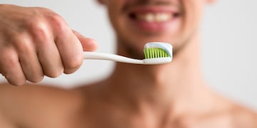 El error común que de seguro estás cometiendo con el lavado de tus dientes