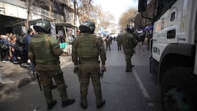 Delincuentes de Meiggs atacan a carabinero y lo dejan con laceraciones en el cuello: funcionario disparó e hirió a dos