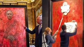 Activistas vandalizan retrato oficial del Rey Carlos III: lo compararon con un dibujo animado