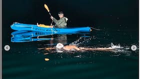 La mancha... hazaña de la "sirena de hielo" Bárbara Hernández