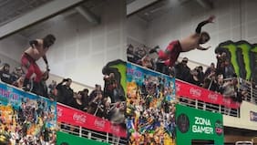¡Esto es lucha! La extrema maniobra de luchador que lanzó desde una galería en Puerto Montt