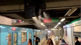 ¿Qué tanto calor hace en el Metro?: registro en TikTok muestra temperaturas que superan los 70 grados