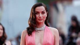 ¡La tremenda ovación a Ana de Armas en el Festival de Venecia!: después de que pelaron con tutti su película Blonde