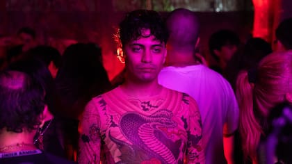 “YAERA”: Actor de “Matapanki” protagoniza el nuevo videoclip de Planetario