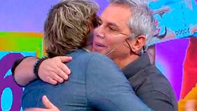 "Me impresionó el recibimiento. Lo quieren mucho a Jose en Mega. Lo abrazaban, las chiquillas casi se lo comían...", dice Nené Vilches sobre visita de Viñuela al canal