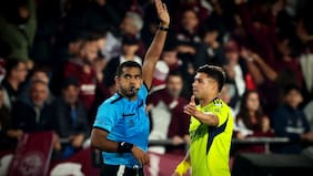 Tiene fama de severo: quién es el árbitro que validó polémico gol de Lanús y sepultó la ilusión de la U en la Sudamericana