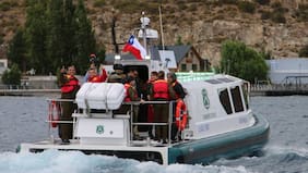 Ni los desafíos geográficos les ponen freno: lanchas de Carabineros resguardan y cooperan en la zona austral