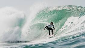 El retorno de la World Surf League a Chile comenzó con todo: Guillermo Satt hizo valer la localía en el debut