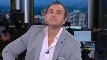 Se filtró deslenguado mensaje contra periodistas: furioso transeúnte interrumpe noticiero y genera intervención de Sepu