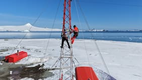 WOM instala la antena más austral del país y lleva conectividad 4G y 5G a la Antártica