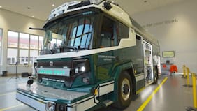 Gran noticia: Bomberos de Santiago recibirán el primer carro bomba eléctrico de Latinoamérica