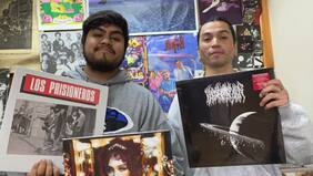 Desde Led Zeppelin hasta Charli XCX: Conoce a VinilosXMayor, la pyme de vinilos que se toma las redes sociales