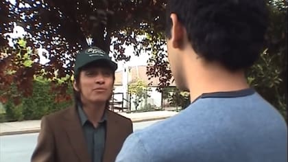 Antes del Club de la Comedia: Pedro Ruminot desempolva el primer sketch de “El Encuestador”