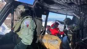 Rescatan a uno de los militares extraviado en el volcán Puntiagudo: todo quedó grabado