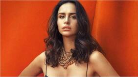 “Qué buena foto”: Fernanda Urrejola publicó registro con tres reconocidos actores cuando eran jóvenes “chascones y alocados”