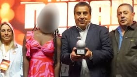 Dino Gordillo bajo la lupa: municipalidad prepara denuncia por beso en la boca a adolescente que subió al escenario