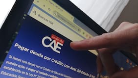 Tesorería lo confirma: ya partieron los embargos y retenciones a un grupo de deudores del CAE