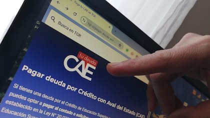 Tesorería lo confirma: ya partieron los embargos y retenciones a un grupo de deudores del CAE