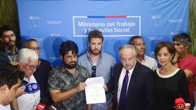 Fin de paro portuario: trabajadores, empresa y gobierno llegaron a acuerdo