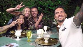 "Hay alguien que va dirigiendo la conversación. Es como ‘hablemos de tal tema...’”, cuenta Andrés Caniulef sobre La Divina Comida