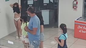 Mujer se quitó vestido para usarlo de mascarilla en una heladería: quedó en ropa interior