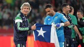 “Es el mejor DT chileno de la historia”: Claudio Bravo llena de elogios la trayectoria de Pellegrini