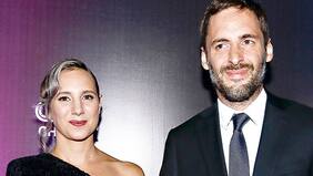 Daniel Matamala y Blanca Lewin piden como regalo matrimonial donaciones a beneficio de las víctimas de trauma ocular durante las manifestaciones