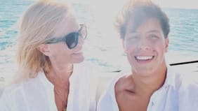 Máximo viaja a Miami junto a Cecilia Bolocco para someterse a chequeos médicos por cáncer que padeció: mostró resultados