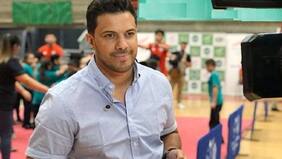 "Está bien. Fue un accidente grave, se dio vuelta en el auto. De milagro se salvó...", informa la esposa del periodista Simón Oliveros