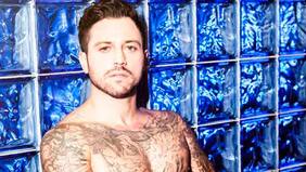 Filtran fotos del galán español de ¿Volverías con tu Ex? desnudo en sauna gay