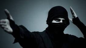 Insólito: Hombre denunció haber sido atacado por un "Ninja vestido de negro" en Rancagua