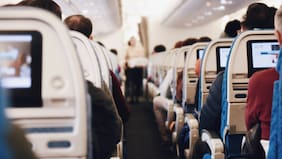“...Y no volver a volar con nosotros en su vida”: la broma viral de un asistente de vuelo