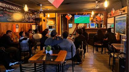 Reconocido restobar de Lastarria anuncia su cierre