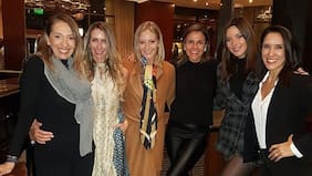 Julia Vial se lanza a su primer crucero y con patota farandulera