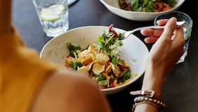 ¿Cuánto cuesta almorzar en la Región Metropolitana? Estudio revela el gasto promedio de los santiaguinos