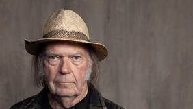 Apple Music trollea a Spotify y se define como “el hogar de Neil Young”