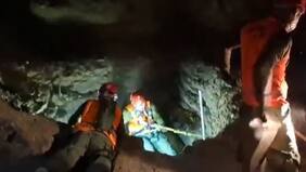 Cayó al intentar atrapar un dron: rescatan a adolescente de 15 años desde un pique minero en Antofagasta