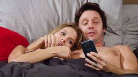 Ola de chistes por papel "autobiográfico" de mujeriego e infiel de Benjamín Vicuña en nueva comedia de TVN