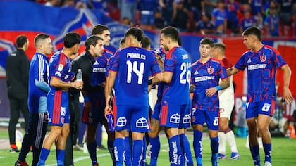 “Ninguno tiene la titularidad asegurada”: Gago rayó la cancha en Universidad de Chile