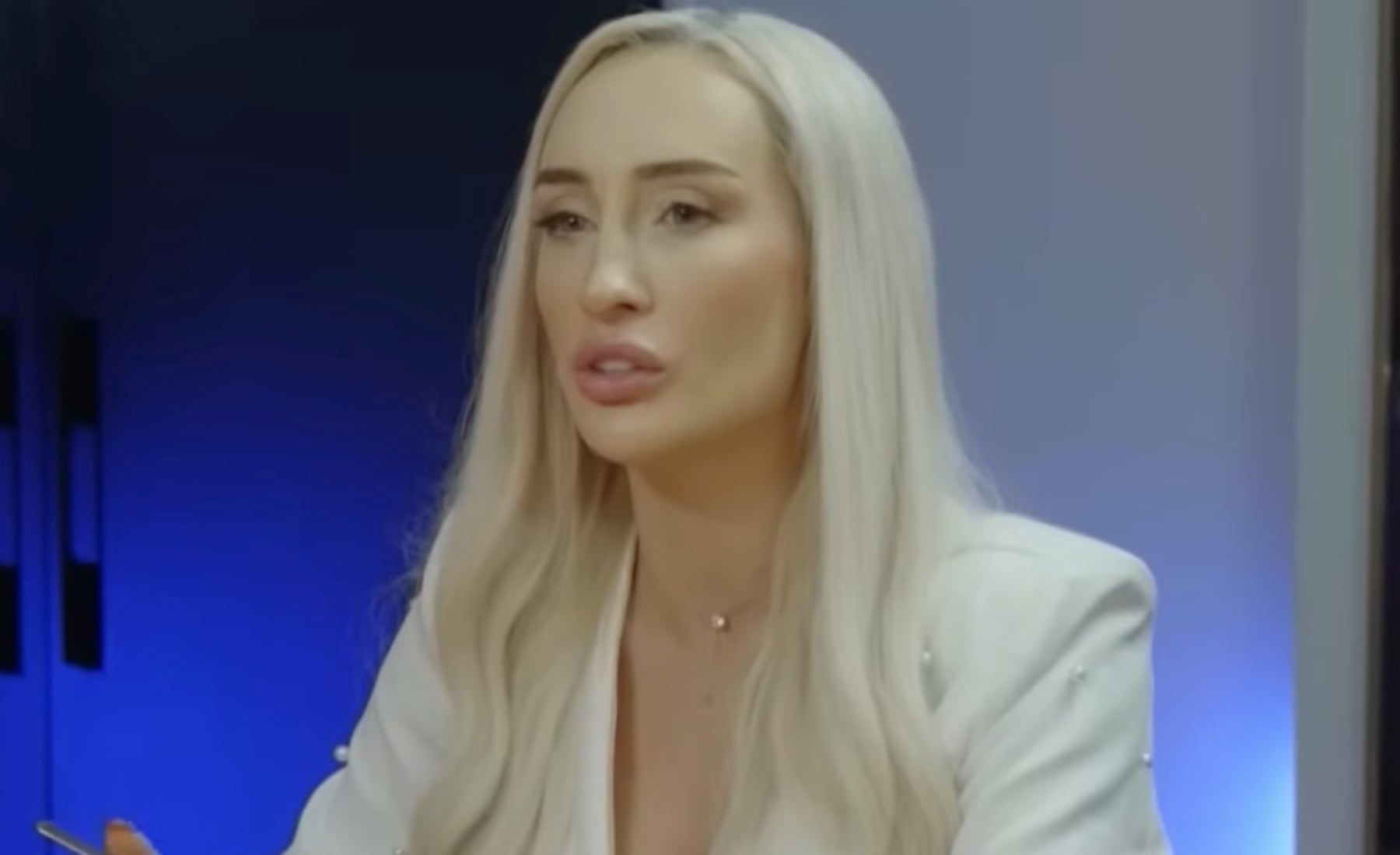 “Mi última relación me volvió loca, me destruyó y siento que murió la Fran Maira de antes”: confiesa la cantante en su documental