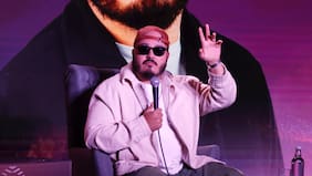 Esteban Düch esquiva preguntas de George Harris antes de su debut en Viña 2026: “¿Hay alguna pregunta sobre mí?